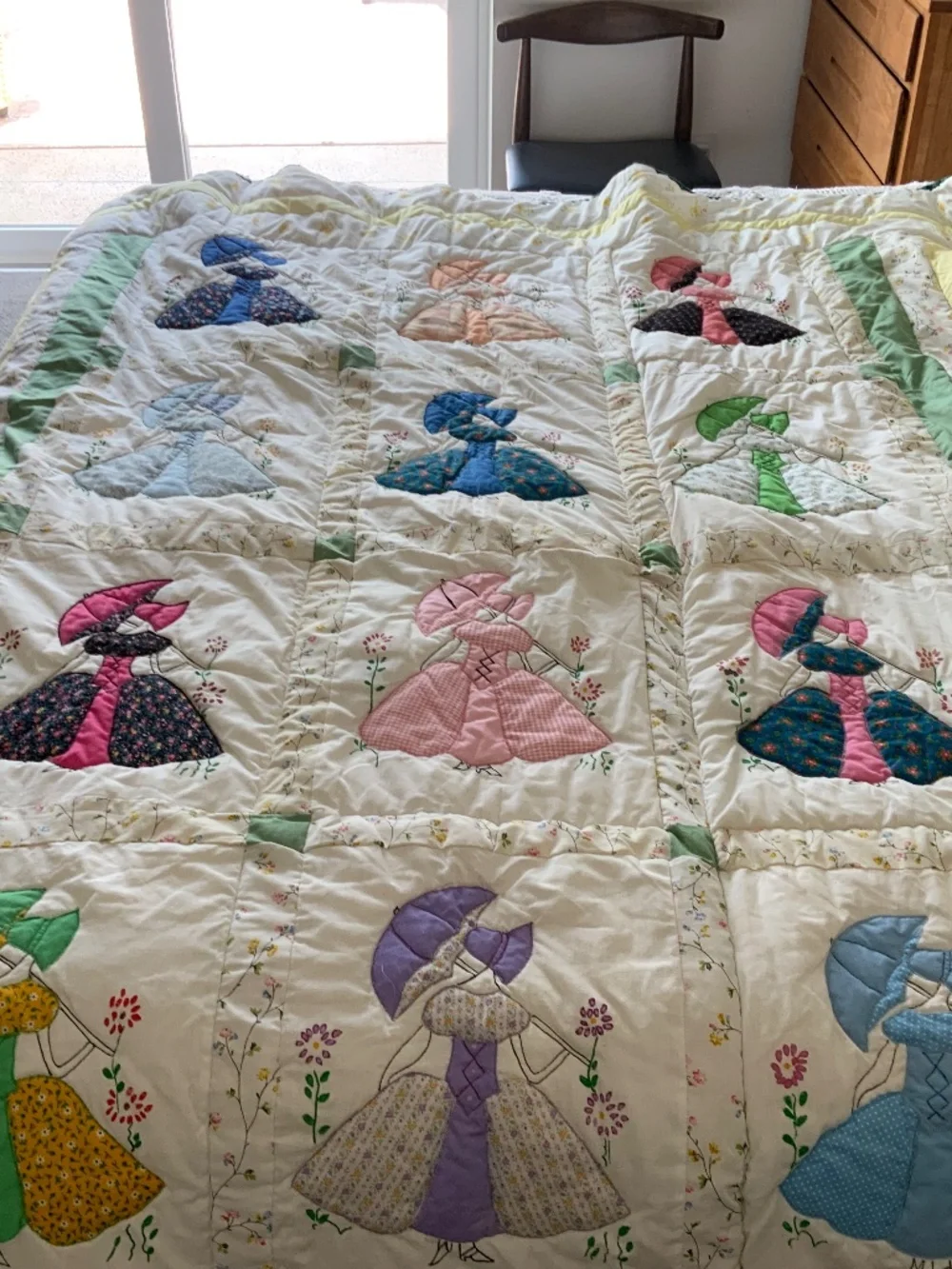 Vintage sun bonnet sue patchwork quilt